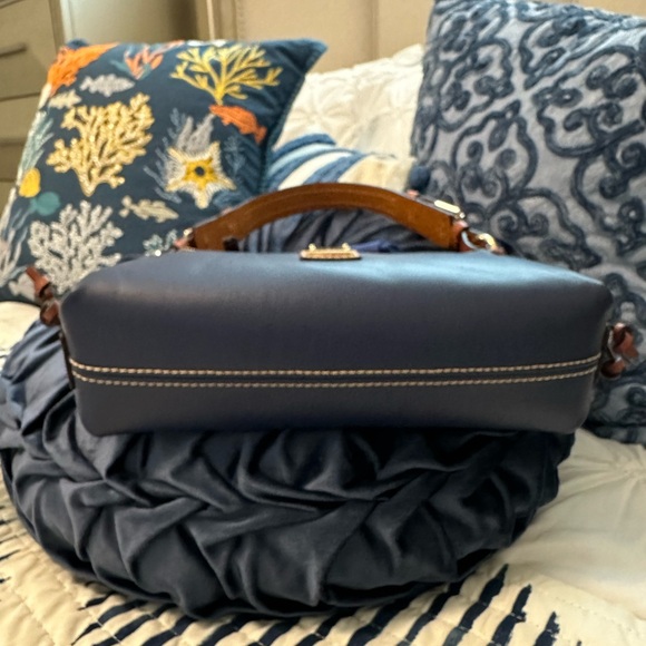 New Dooney and Bourke hobo! - Picture 2 of 11